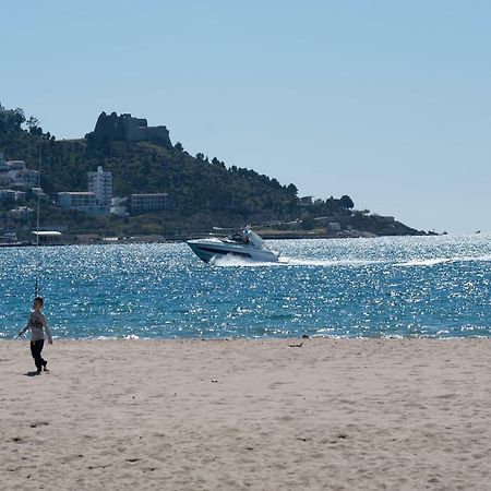 Apartamento A Pie De Playa, Climatizado Y Parking 罗萨斯 外观 照片